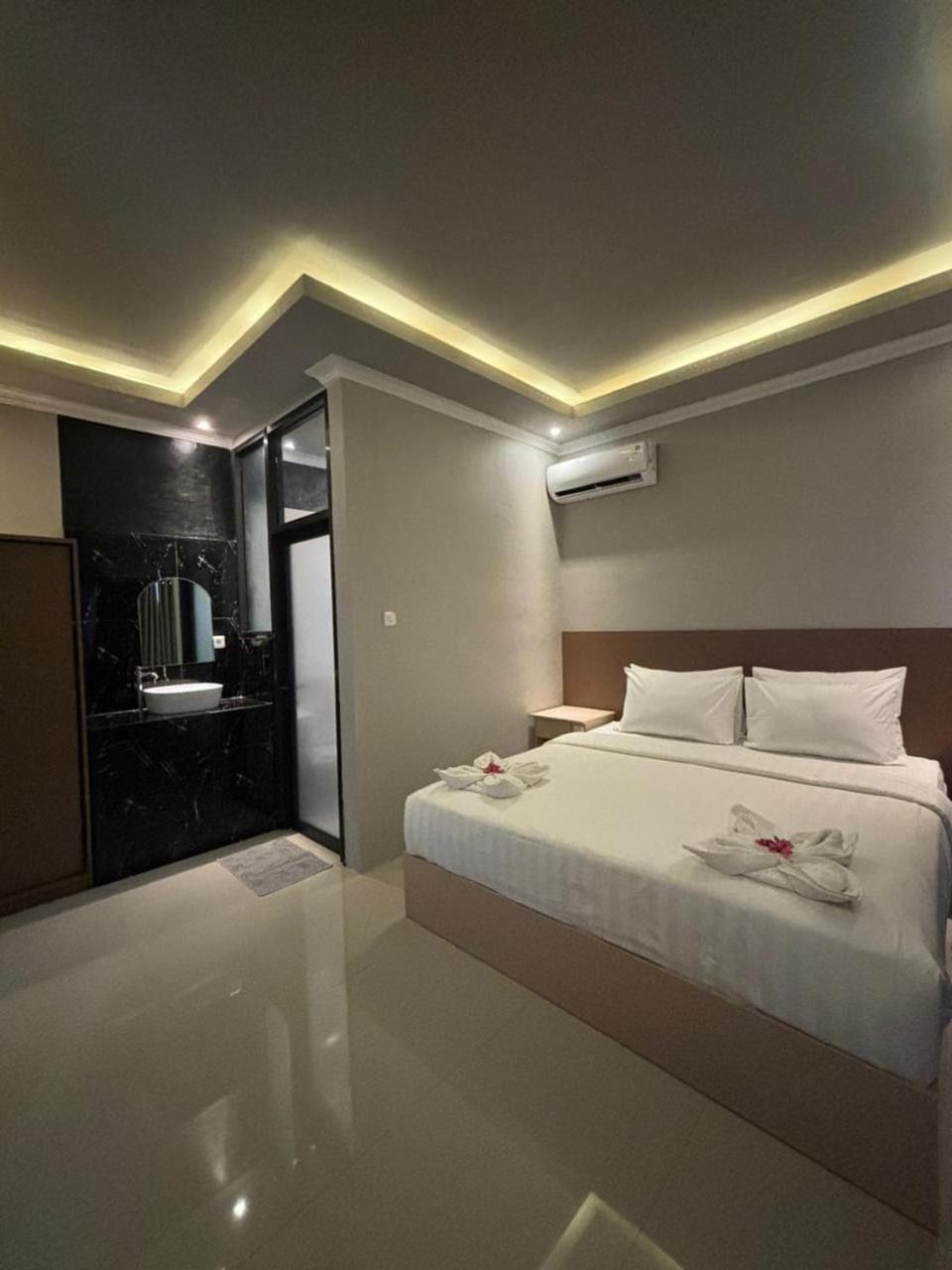 Qwank Kuta Lombok Apartment Exterior photo