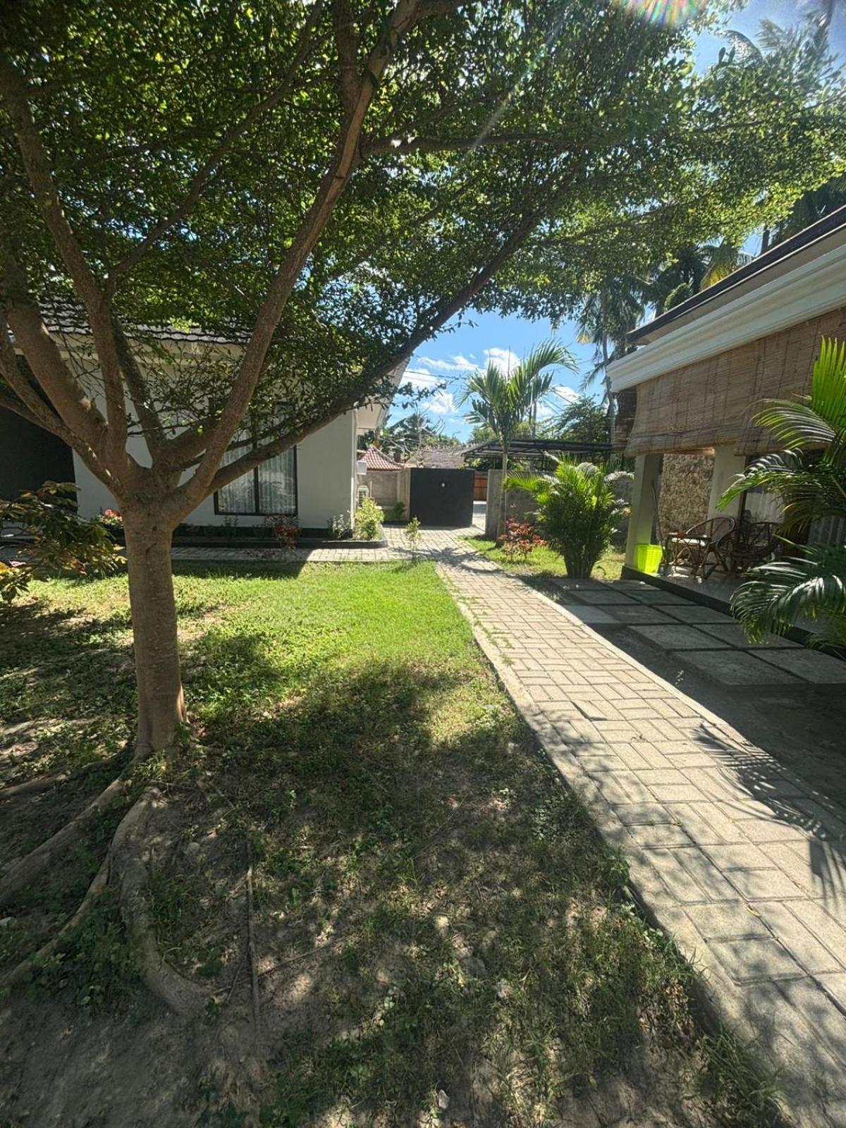 Qwank Kuta Lombok Apartment Exterior photo
