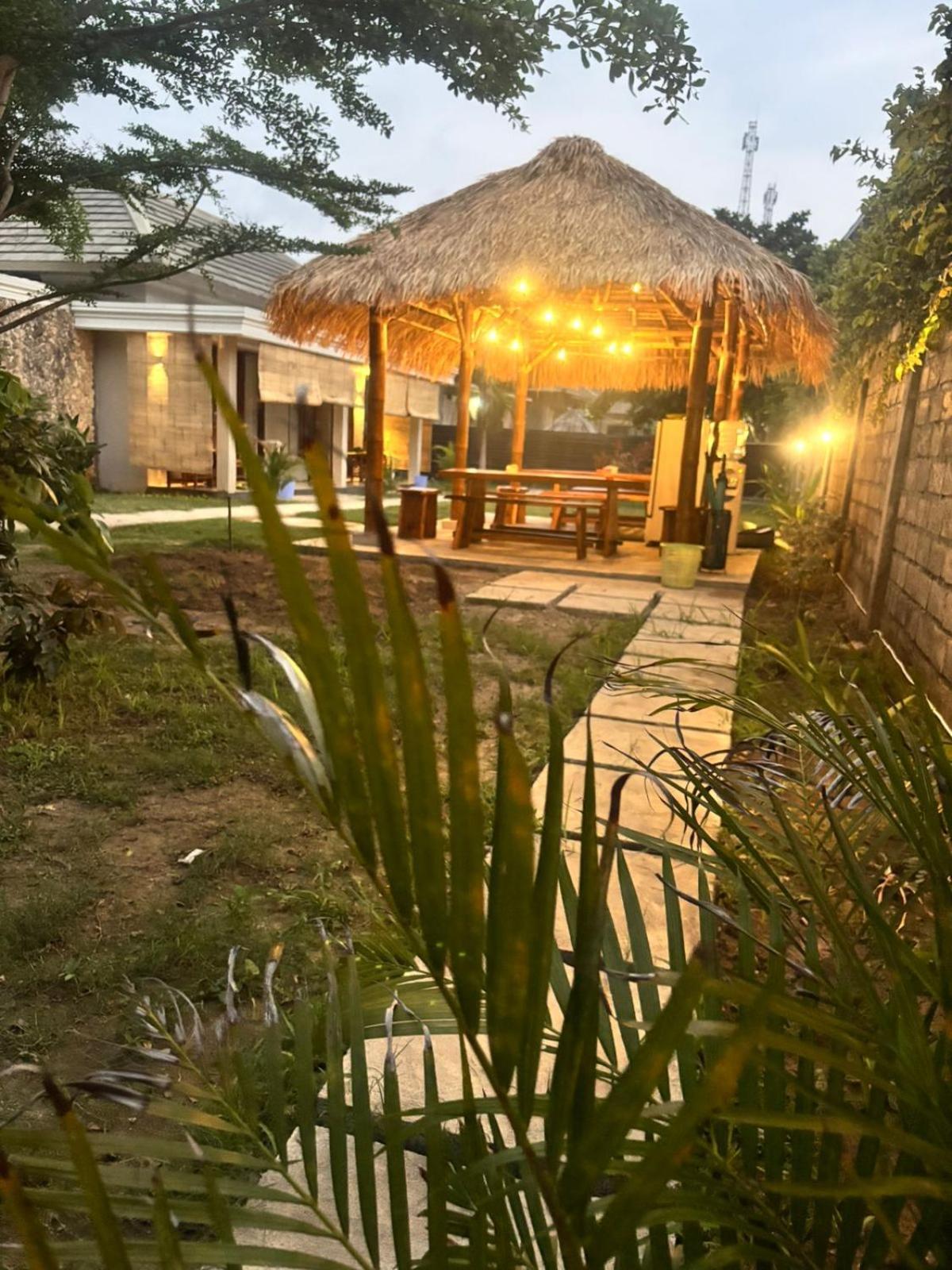 Qwank Kuta Lombok Apartment Exterior photo